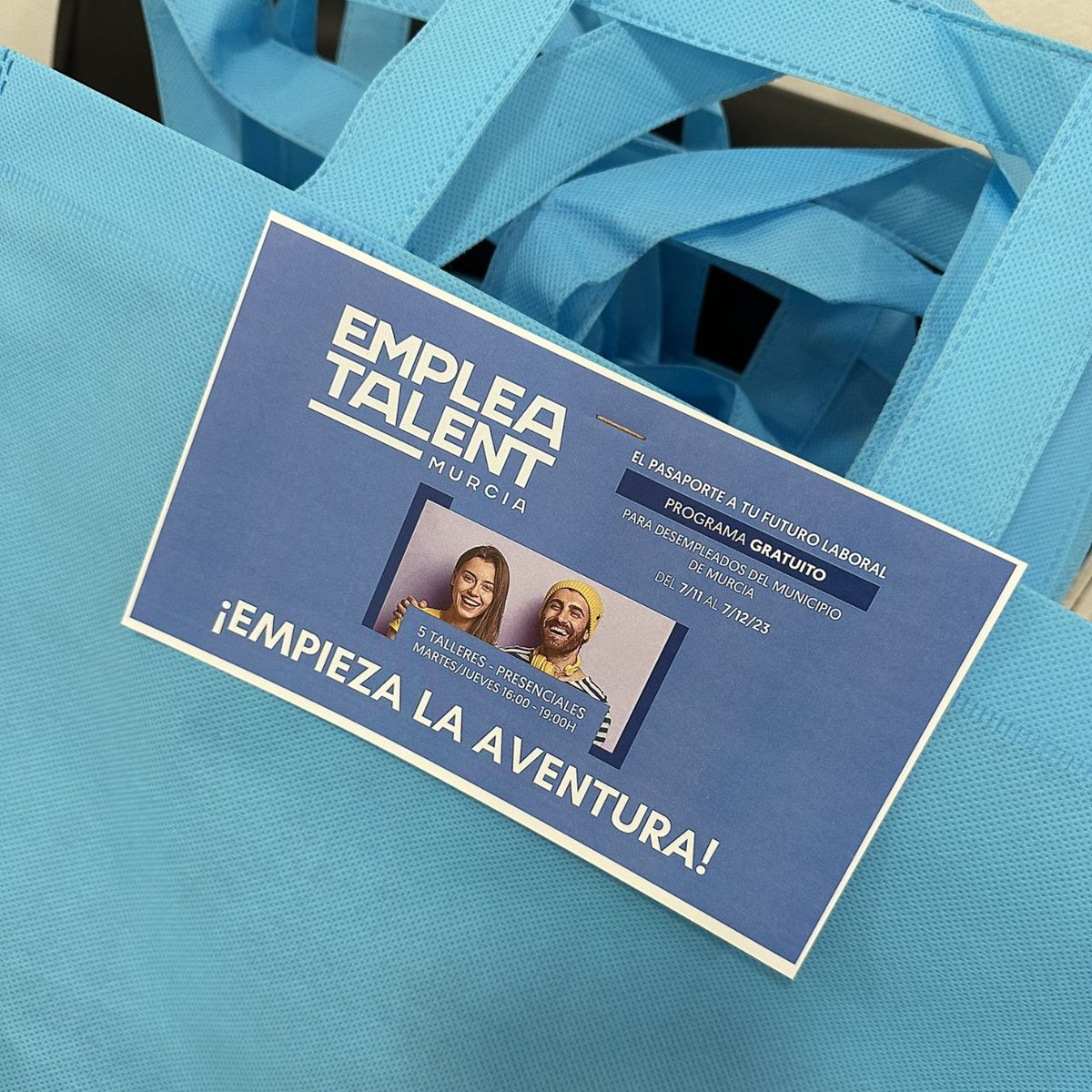 CEEI Murcia (@ceeimurcia) on Twitter photo 🔵⚫ ¡Todo preparado!
Esta tarde comenzamos con EMPLEATALENT, el programa formativo que organizamos en colaboración con el <a href="/AytoMurcia/">Ayuntamiento de Murcia</a> y que busca ayudaros a mejorar habilidades personales de cara a las empresas y la creación de proyectos empresariales.
¡Empieza la aventura! 🚀 🔵⚫ ¡Todo preparado!
Esta tarde comenzamos con EMPLEATALENT, el programa formativo que organizamos en colaboración con el <a href="/AytoMurcia/">Ayuntamiento de Murcia</a> y que busca ayudaros a mejorar habilidades personales de cara a las empresas y la creación de proyectos empresariales.
¡Empieza la aventura! 🚀