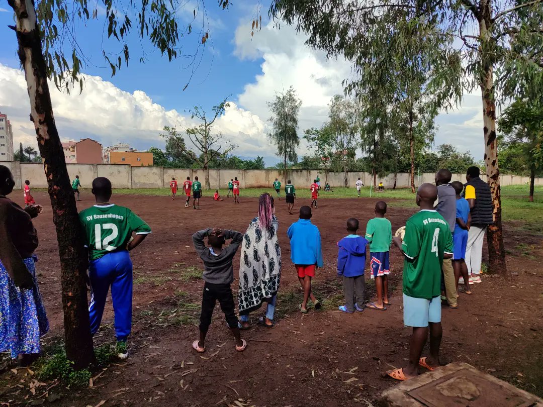 HOK_AFRICA's tweet photo. We were honored to join @betterme_org Kenya for a friendly football match between children from the Kisumu Children Remand Home and Nyalenda Young Stars to promote the well-being and develop both sporting and psychological skills of the boys.
#sportsforwellness
#Sports4Sdgs https://t.co/vacZLAdZZW