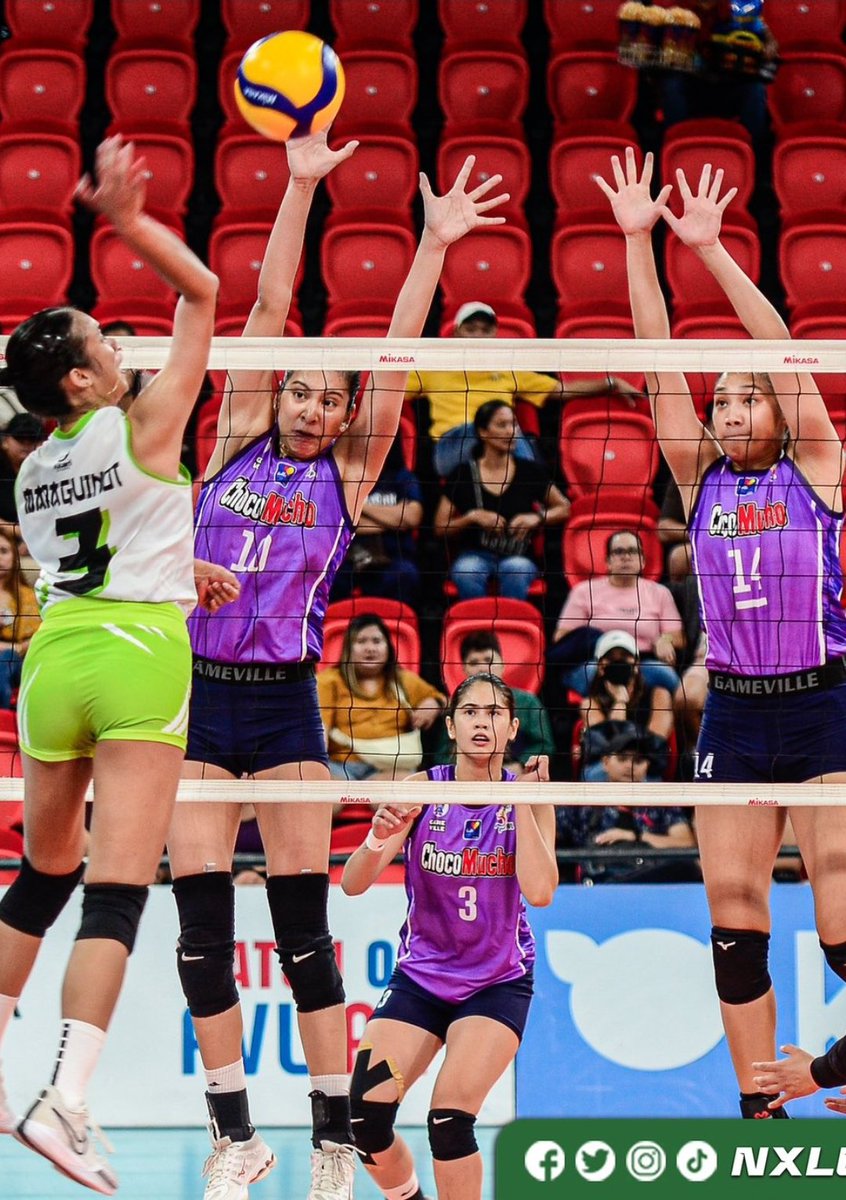 CheeseMosssa's tweet image. Ateneo girls on different sides of the court💙
#jhobea #delewong #katol #blueeagles #ladyeagles #gonePro #ProLeague #PVL2023
