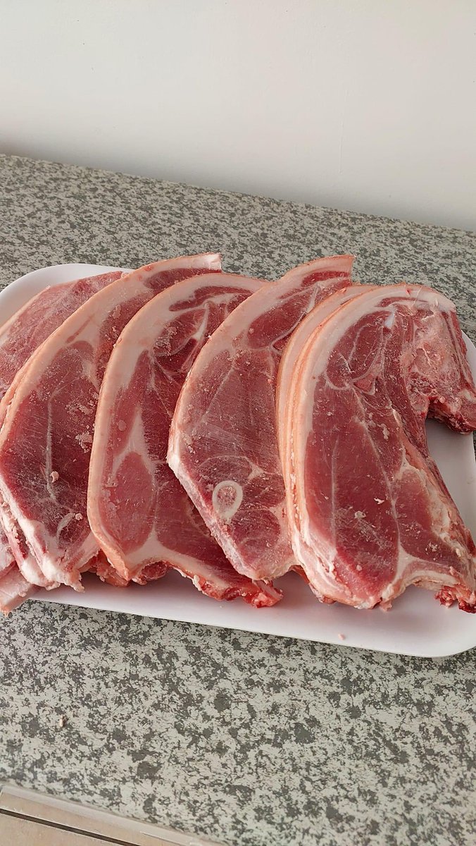 PartsonZindi's tweet photo. #AgroKings
The quality of Pork is determined by the fat and steak content. Fat must not be 70% of the whole carcass. At our farm, we try to do quality checks to make sure our feed produce the best to compete in the market. @terrymap1 @penzura_wacho @TendaiChirau @RTsvangirayi https://t.co/dDgHESZC3Q