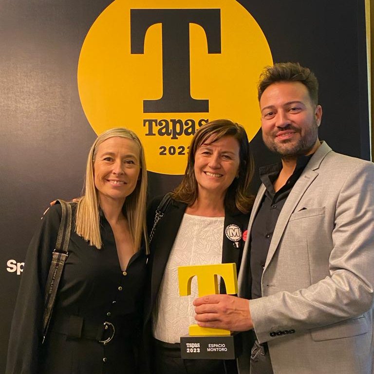 👏👏¡¡Felicidades <a href="/PabloMontoro/">Pablo Montoro</a>!!

👩‍🍳El chef del restaurante Espacio Montoro de Alicante es el premio T de Oro de la <a href="/c_valenciana/">Comunitat Valenciana</a> que otorga <a href="/TapasMagazine/">tapasmagazine</a> 

👤La DG Turismo Esther Labaig asistió a la entrega anoche en Madrid. 

#LExquisitMediterrani