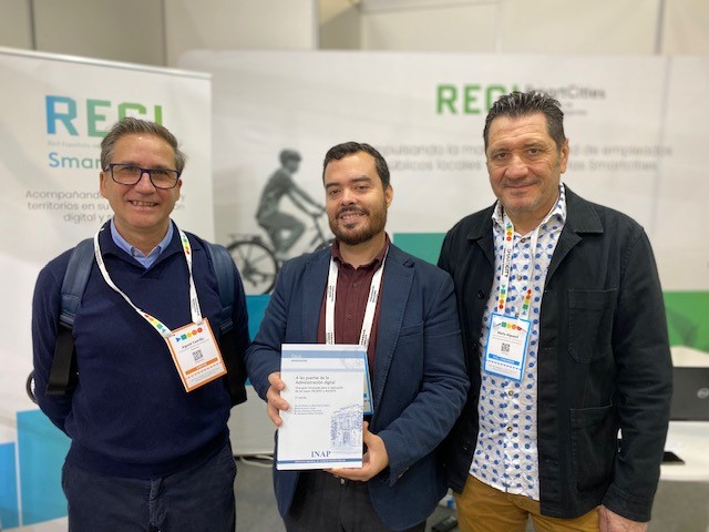RedRECI's tweet photo. Ya tenemos aquí a Mario Alguacil junto a Agustín Cerrillo para presentar su libro "A las puertas de la administración digital".

Visítanos en el stand 110, hall 2. https://t.co/vB5u8TP9Iz