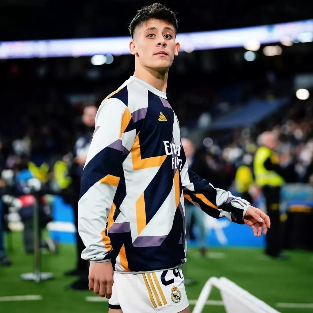 ‼️🚨 Arda Güler diperkirakan akan mendapat menit bermain dalam pertandingan menghadapi SC Braga di Santiago Bernabéu tengah pekan ini. 🇹🇷 #UCL [📰 <a href="/marca/">MARCA</a>]