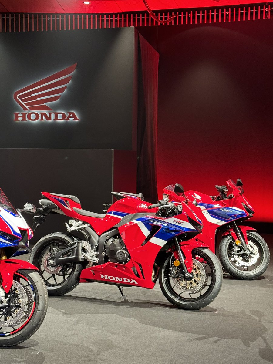 rafalherman's tweet photo. Honda CBR 600 RR wraca do oferty 👌 https://t.co/LV6IotXxLN