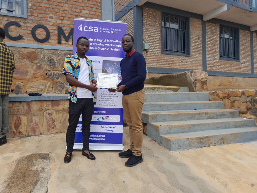 iconnectrw's tweet image. 🎓 Honored to have our CEO, @irfabrice2 , personally handing out certificates to some of our accomplished students. A moment of pride and achievement! 🌟

 #iConnectSolutions #InspiringLeaders #FutureExperts