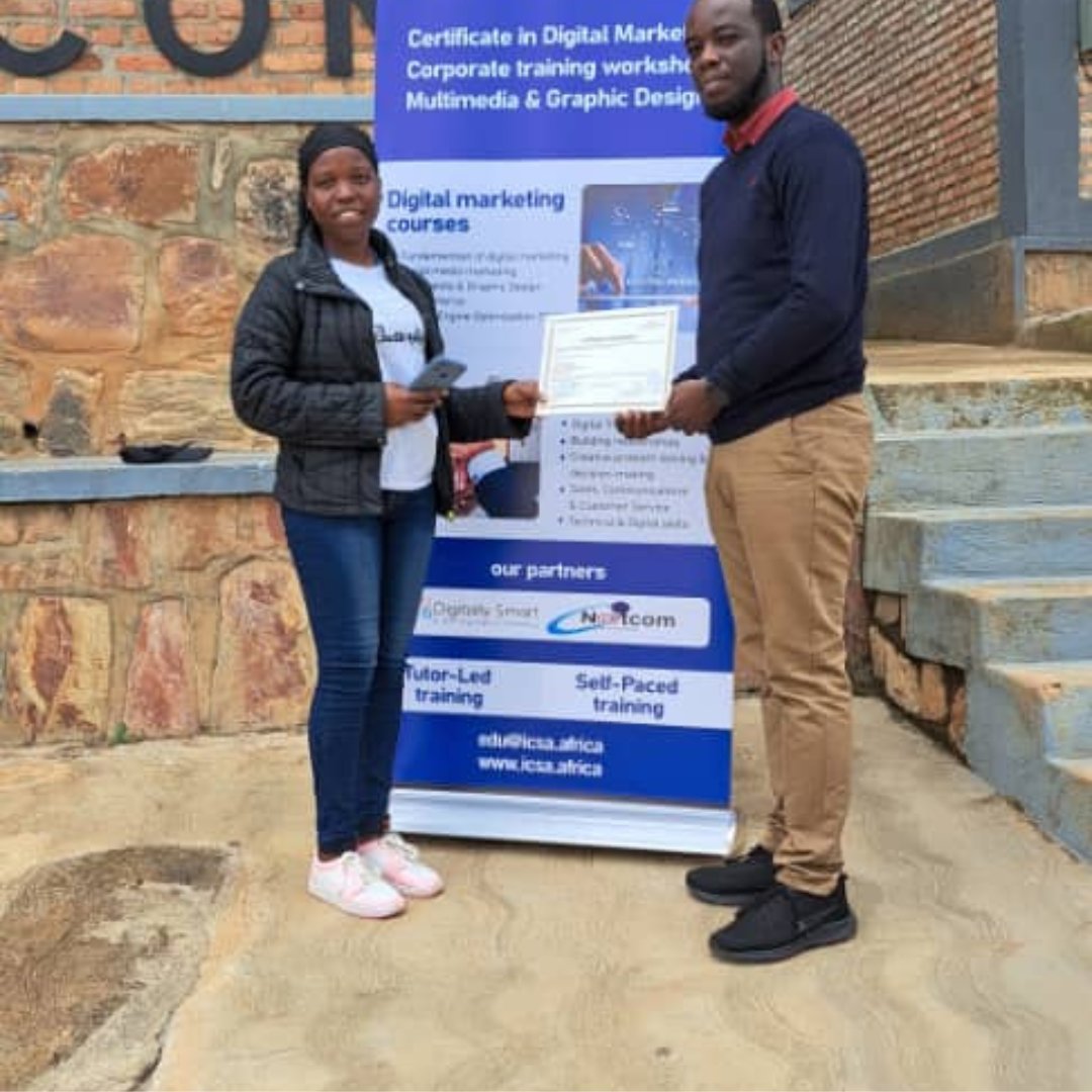 iconnectrw's tweet image. 🎓 Honored to have our CEO, @irfabrice2 , personally handing out certificates to some of our accomplished students. A moment of pride and achievement! 🌟

 #iConnectSolutions #InspiringLeaders #FutureExperts