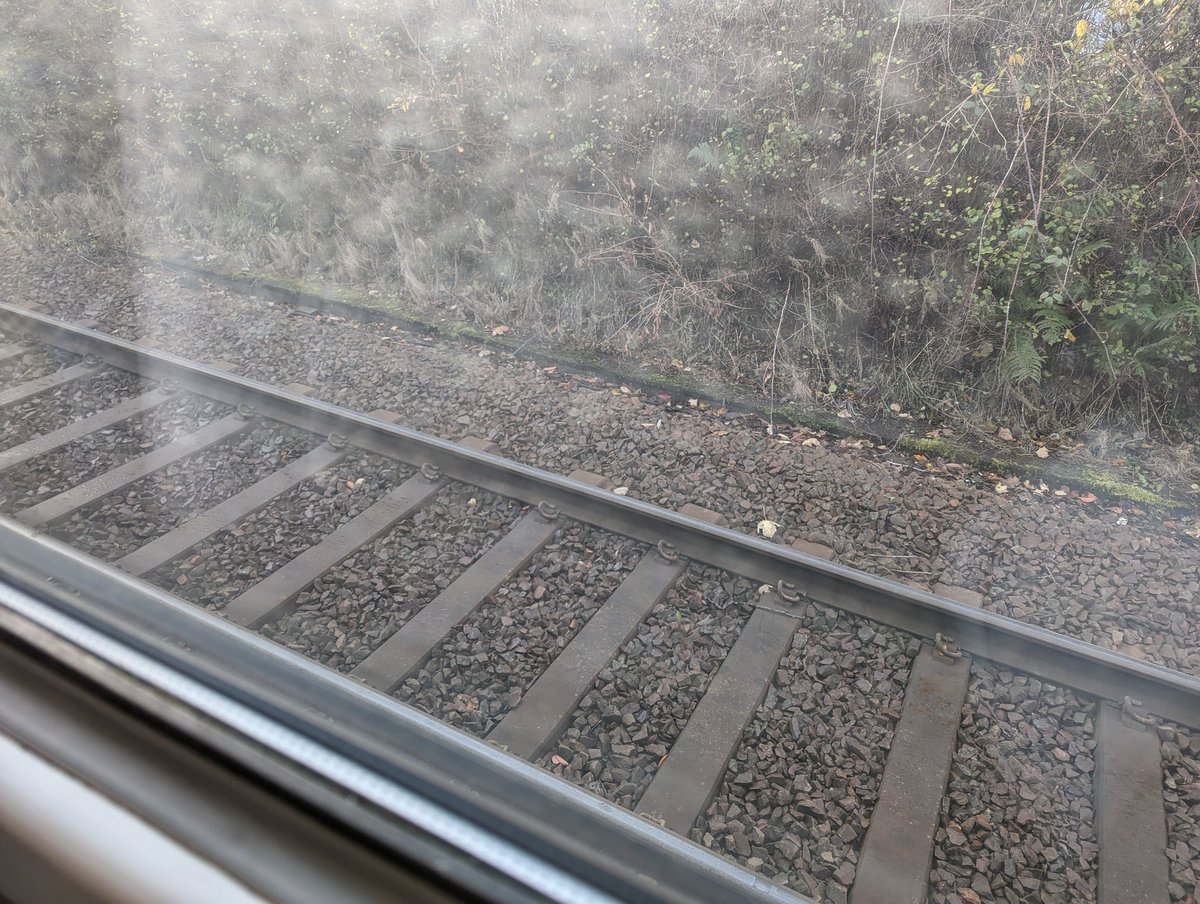 TommyBroadley's tweet photo. @ScotRail Again, just sat here before reaching Inverkeithing 🤔 no explanation. Already over an hour late after the 8:24am was cancelled. How @ScotRail are still allowed to "run" the trains is unreal https://t.co/sQS2mgIhKs