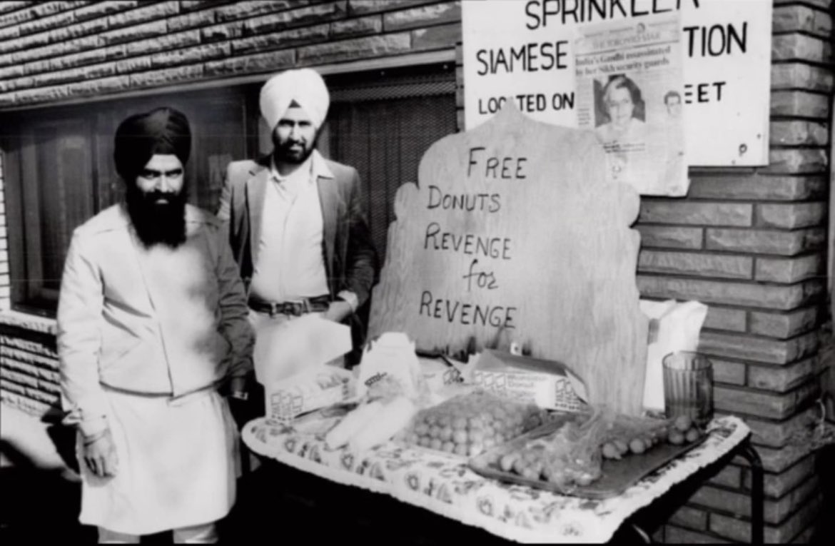 Those Hindus who gave out sweet after the attack on ਅਕਾਲ ਤਖ਼ਤ ਸਾਹਿਬ and celebrated this is how we celebrate your mama death day #SikhGenocide #Punjab