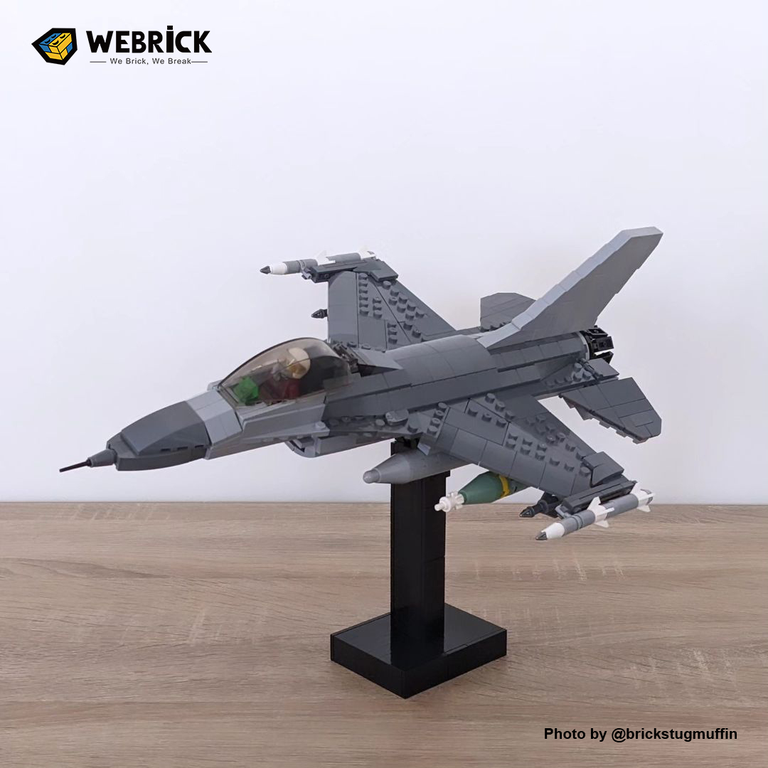 webrick_com's tweet photo. 🚀 @brickstugmuffin Cleverly building fascinating space design realms using @webrick's bricks. this build made from instructions by @ldd_modelmaker.🌌 Need bricks?✨Check out https://t.co/AIZm7MBACs!  Shoot us a DM!💥
#webrick #lego #legomoc #fighter #legofighter #klemmbausteine https://t.co/FIG5YrwR8J