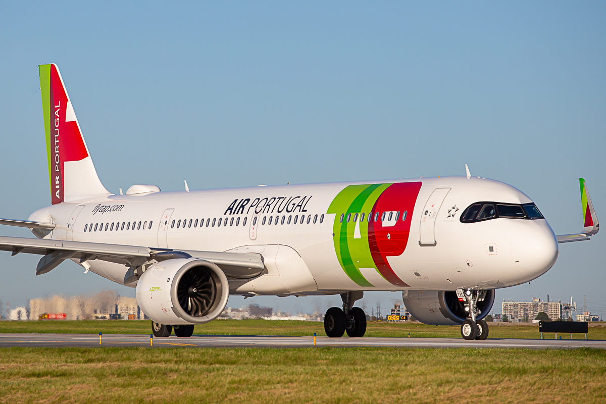 New role with TAP Portugal - Passenger  Sales Executive London and Japan Airlines - Cargo Operations Agent  Heathrow. See BAR UK jobs pages and spread the word! bar-uk.org/airline-jobs/ #aviation #airlinejobs #aircargo