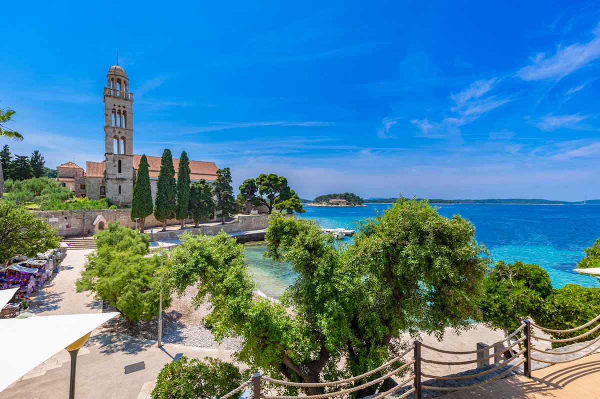 Suncani_Hvar's tweet image. Views like these! 😍Overlooking a pretty cove, this 15th-century monastery has an elegant bell tower and an impressive art collection.  #bestview #beachbayhotel #hvar