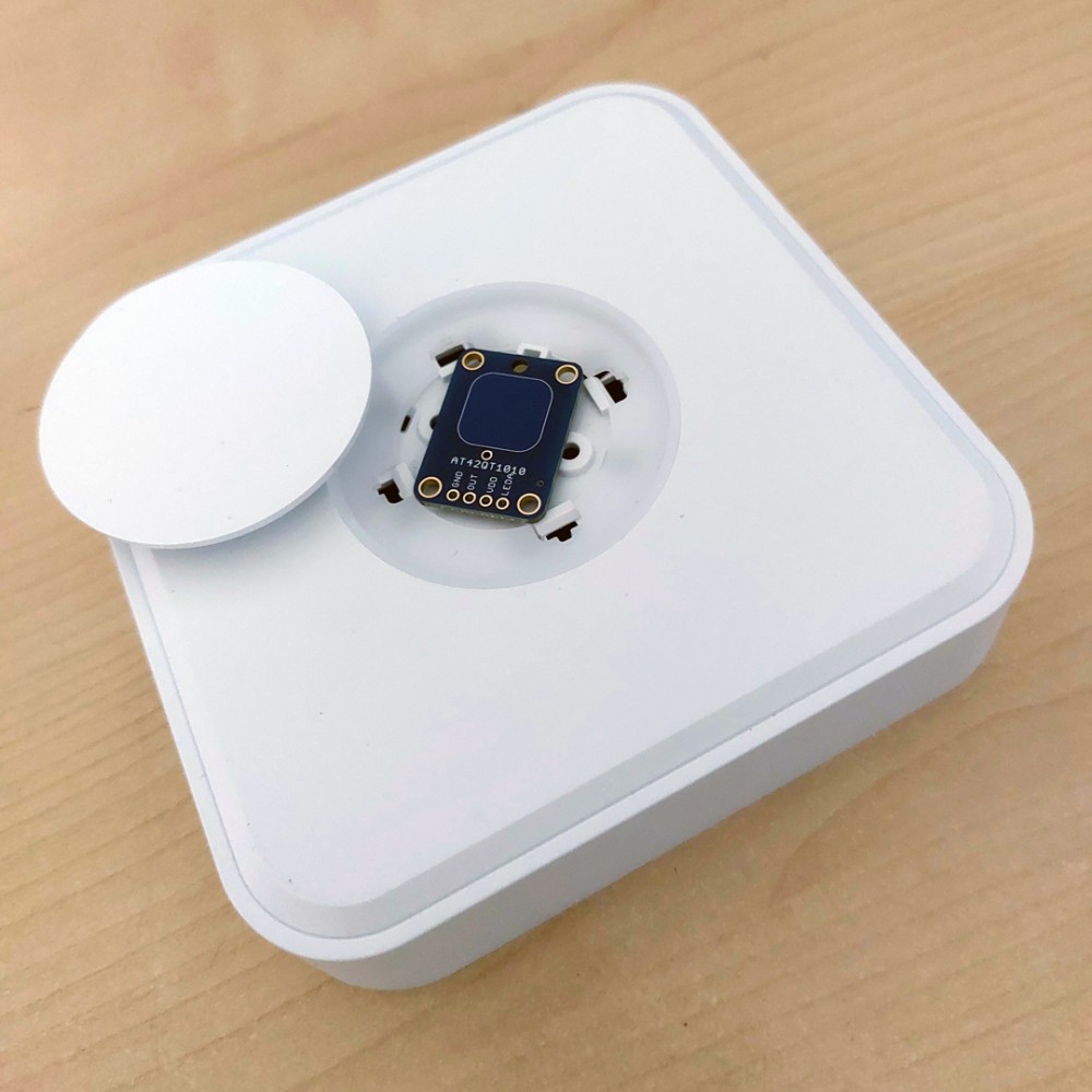 Dusunelectron's tweet image. #ProjectShare One of our talented friends, Thierry Durand, recently crafted a simple interesting DIY project: Add a touch interface to our hot IoT gateway DSGW-210, which enhances the gateway without a touch panel and makes it more interactive. Details: community.dusuniot.com/t/share-your-s…