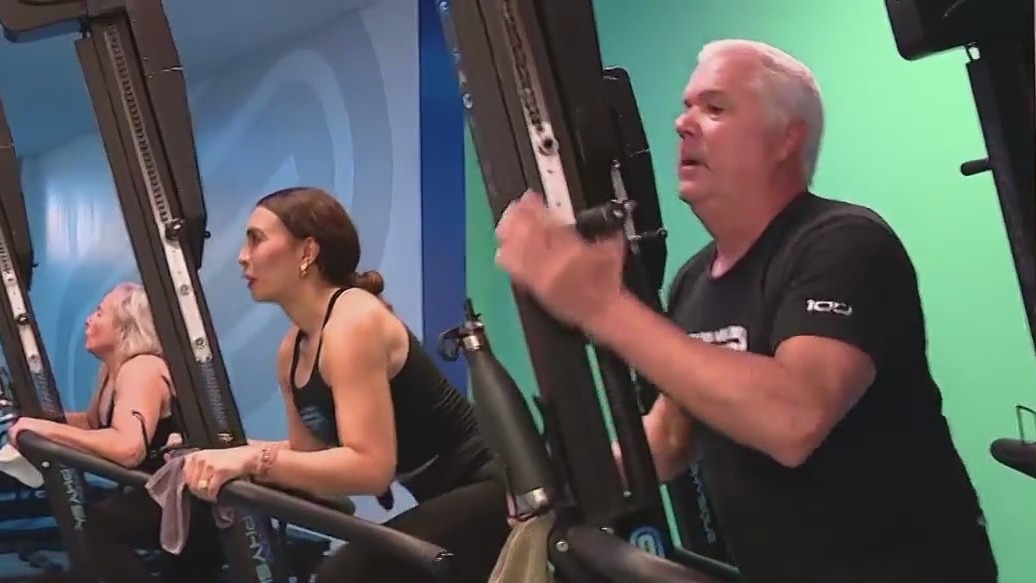 VersaclimberUK's tweet image. Studio Physique instructors say its VersaClimber class helps work out every aspect of the body by mimicking the way we learn to crawl.

Watch more @Studio13onFOX

fox13news.com/video/1296400 

#cardioclass #fitnessclass #groupworkout #cardio