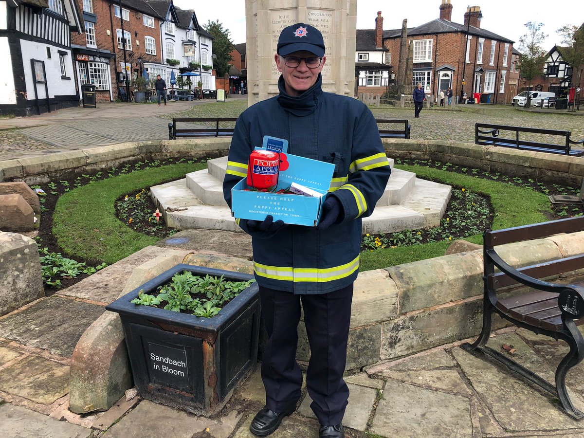 SandbachFS's tweet image. Thank you #Sandbach for the support shown to our volunteer, Craig @CheshFireCadets , who has been collecting for the @PoppyLegion  #PoppyAppeal over the last few days - Also many thanks to the Shops on ‘The Cobbles’  for their kind offers of Hot Drinks👍🏻
