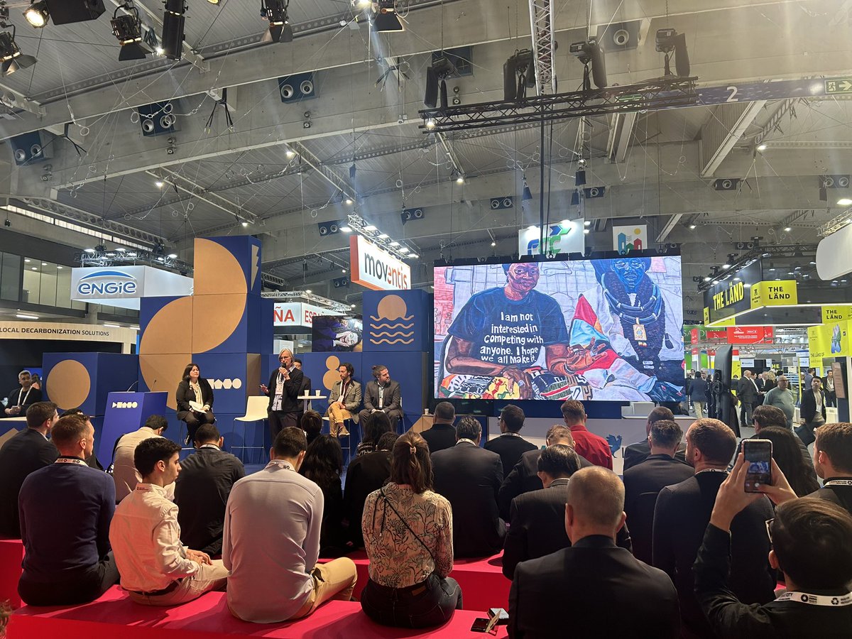 Adrienne Schmoeker tweet media