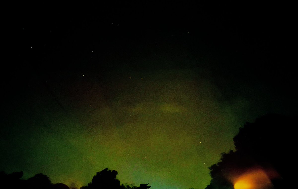 42issy's tweet image. To see this out a bedroom window in Bovington was just amazing!  Didn’t need to go back to Norway to see it again! 😂 #aurora #nature #dorset