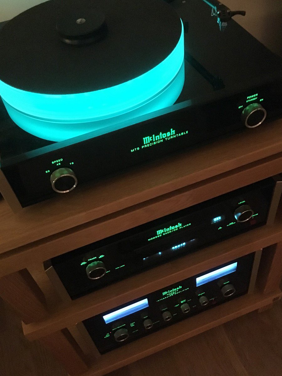 Hi Fi Racks Ltd (@hifiracksltd) on Twitter photo Feast your eyes on this stunning setup, where the distinctive blue of <a href="/mcintoshlabs/">McIntosh Laboratory</a> is beautifully paired with a solid oak three-tier Podium Reference rack, with 22mm iso plinth. Starring a MT5 Precision TT, MCD550 2-Channel SACD/CD & MA2275 Int Amp! ✨
hifiracks.co.uk/collections/hi… Feast your eyes on this stunning setup, where the distinctive blue of <a href="/mcintoshlabs/">McIntosh Laboratory</a> is beautifully paired with a solid oak three-tier Podium Reference rack, with 22mm iso plinth. Starring a MT5 Precision TT, MCD550 2-Channel SACD/CD & MA2275 Int Amp! ✨
hifiracks.co.uk/collections/hi…
