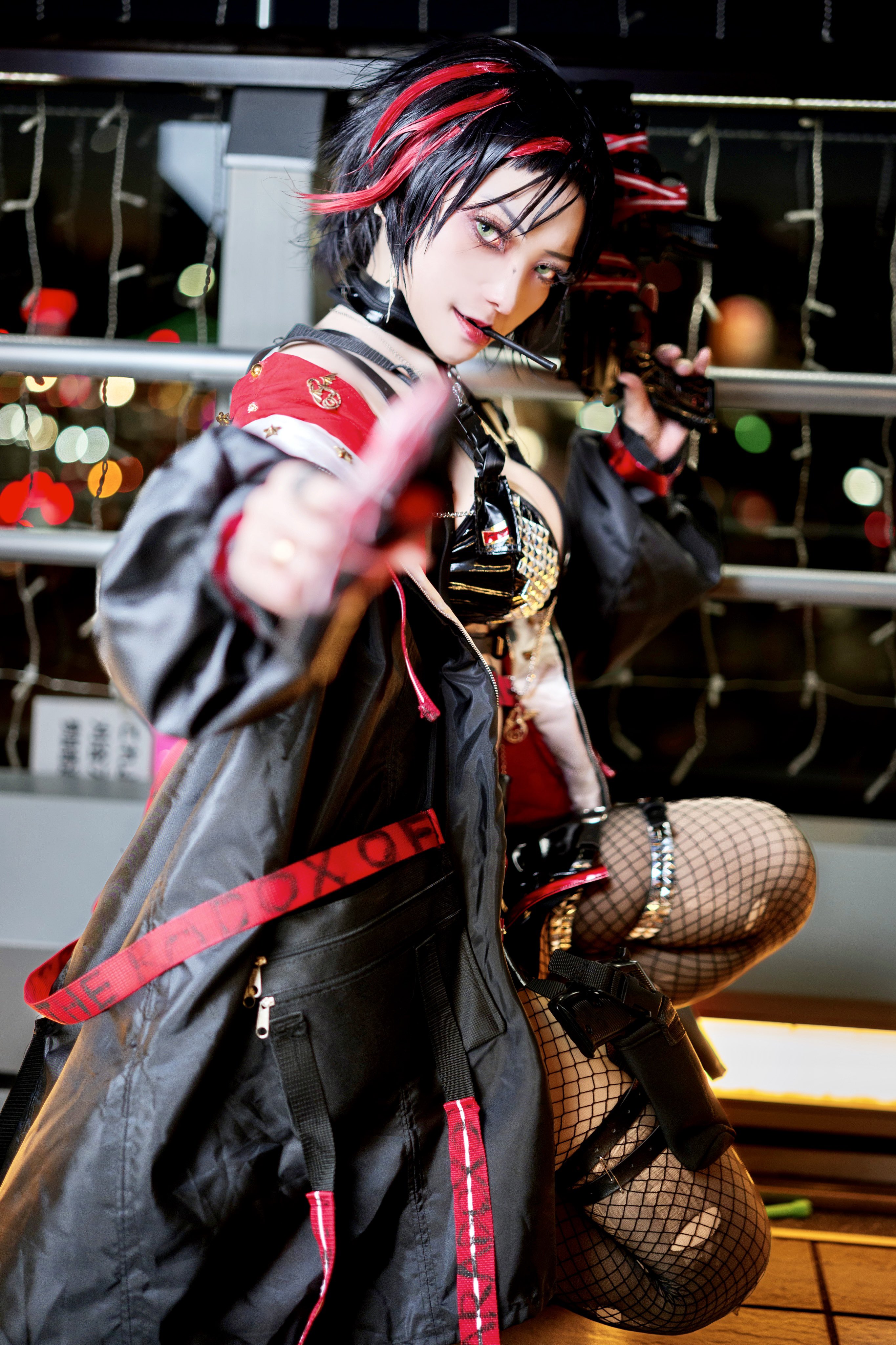 勝利の女神 : NIKKE ニケ クロウ 赤黒 コスプレ衣装+ウィッグ+武器 勝利の女神 : NIKKE ニケ クロウ 赤黒 コスプレ衣装+ウィッグ+武器