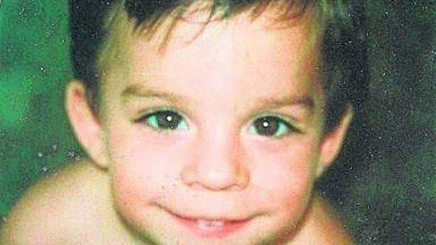 ConsuorF's tweet photo. #Taldiacomohoy de 1991 #ETA asesinó en #Erandio  al niño de 2 de años Fabio Moreno.

Sabían que su padre @guardiacivil solo usaba el coche para llevar a la familia, al trabajo iba en tren, aún así pusieron la bomba lapa.

¡Ésto era ETA!

HILO ⤵️ https://t.co/lxpaGK3mqU