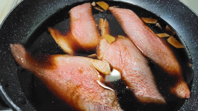 あの…赤いお魚の煮付け作ってる最中なんですがあの 