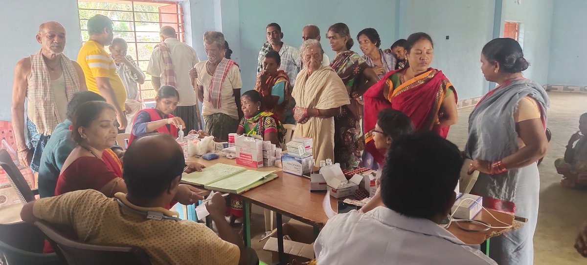 Saiofficially's tweet photo. Helath Entitlement drive at Tutipur with the help of sarpanch, Mo MBBs, Mo Ayush,MPHS &amp; other staffs. Thank you for your kind support. 
#Teleconsultancy 
#Nidan test
#free Medicines distribution
#discussion upon 12 EPS &amp; CPHC 
#Swasthya Sampark Programme https://t.co/pe8o4aOaJx