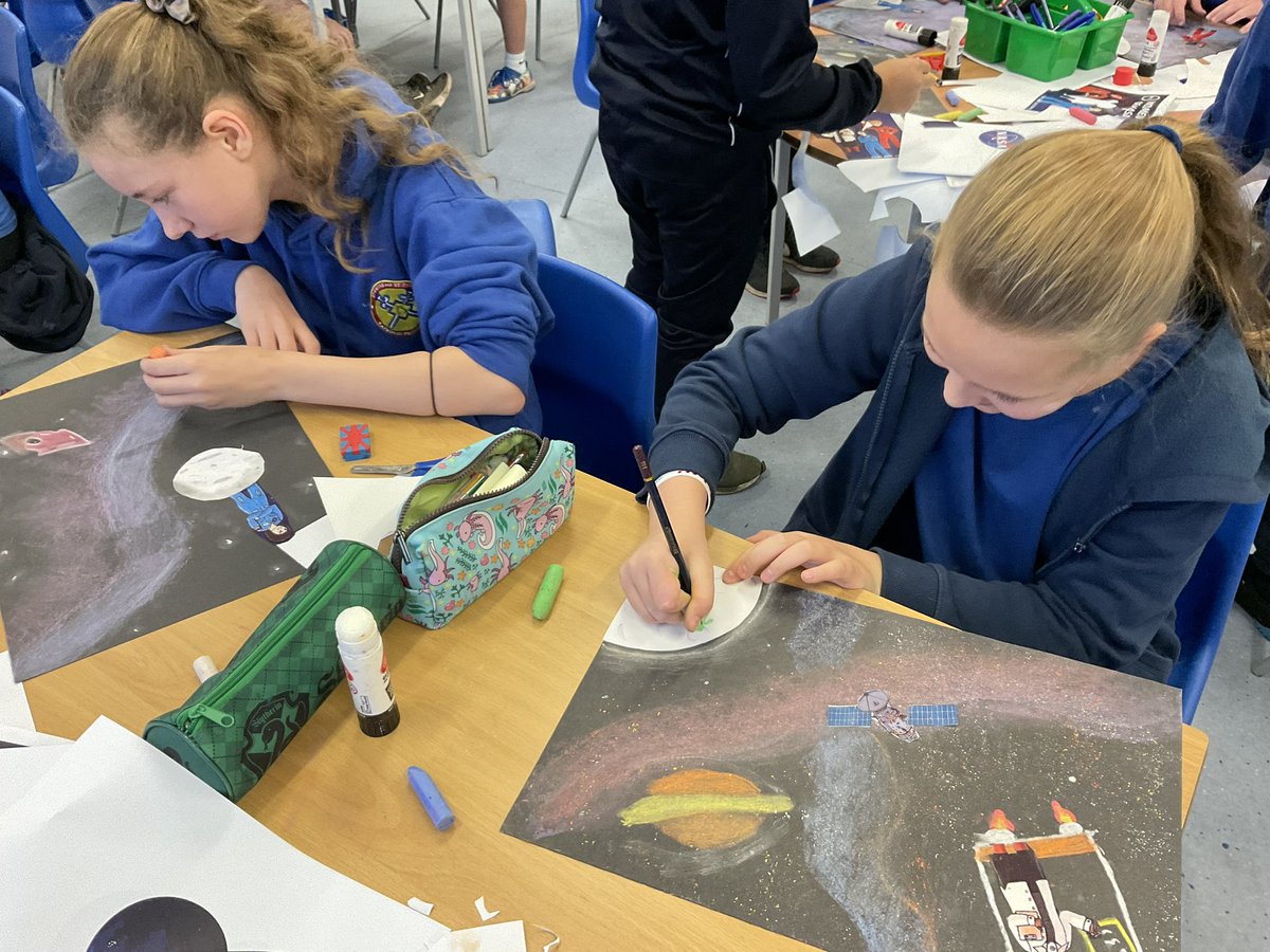 StPPPrimaryY6's tweet photo. I wonder what our new book is about if this task is the start of our immersion? 💭 Do you think you know? What could the title be? Keep checking back to see if you are right! #immerse #readtowrite #year6readers #year6writers #year6artists https://t.co/K5vk1pe15z