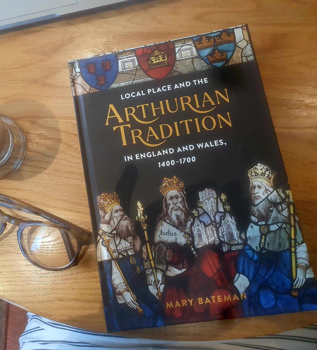 Can't believe it's finally here! After several years of work, my book on local Arthurian places in out in the wild. A huge thank you to @CanaryCaroline for being a wonderful and supportive editor, and understanding when baby arrived and deadlines were pushed.