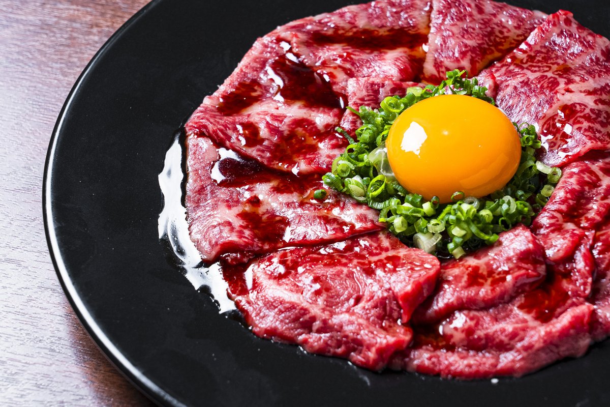 maxkokikun's tweet photo. 【2名3組ご招待！】 
新宿に新たにオープンした「大衆ヒレ焼肉 コギダ29」にて、米沢牛のシャトーブリアン、ヒレ、厚切りタン、和牛ハラミなどを含む限定コース（1人前 9,800円相当）を無料でご体験いただきます。（2時間飲み放題込み）

最高級部位と言われるシャトーブリアンは、とろけるように柔らかで上質で、まさに歯が要らないほど🤤

▼応募条件 
この投稿をRT&僕をフォロー 
〆切：11/9 23時 
来店日：11月末まで  

当選者にDMをお送りします 
コース詳細はリプのURLへ👇