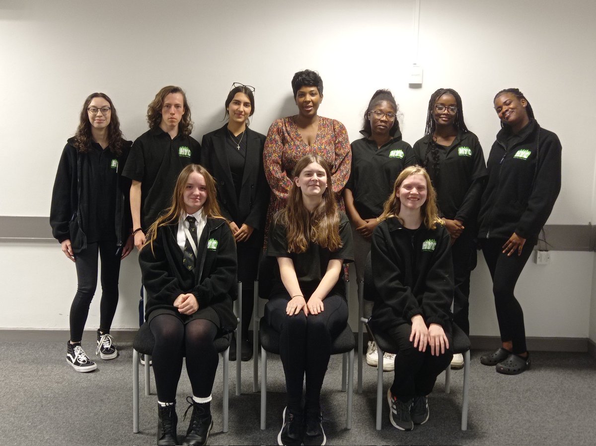 Thank you to Councillor Seales for attending our HYC meeting. We discussed safety of young women and girls, shared updates on recent events and certificates were presented for our Basic First Aid Training.