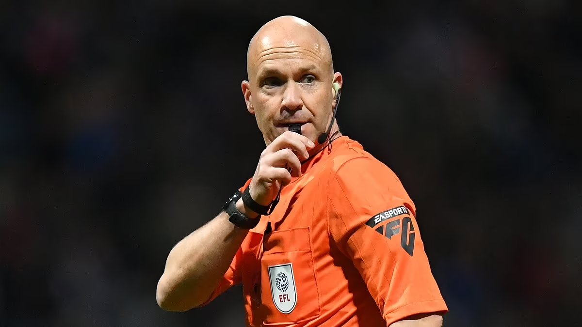 3rd November: Anthony Taylor is demoted to the Championship for one game.  

4th November: Anthony Taylor makes horror decision in Preston vs Coventry.   

7th November: Anthony Taylor is given Chelsea vs Man City.  

Make it make sense. Disgraceful <a href="/FA_PGMOL/">PGMO</a> ❌