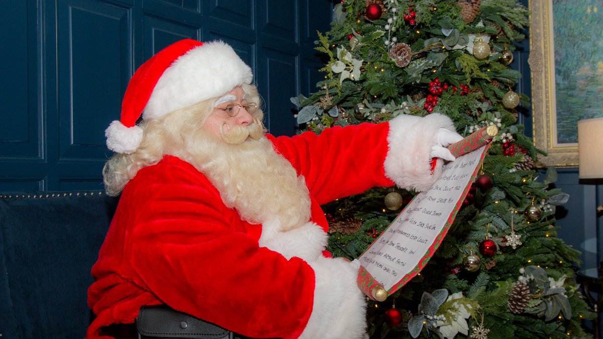 The Real Santa returns to The Hotel Chester on December 16th between 12 &amp; 4pm

🎁 Spend 10 minutes with Santa and receive a special gift, there are also mince pies and mulled for the adults too.
❄️☃️

Book your visit by calling 0800 246 11 00.