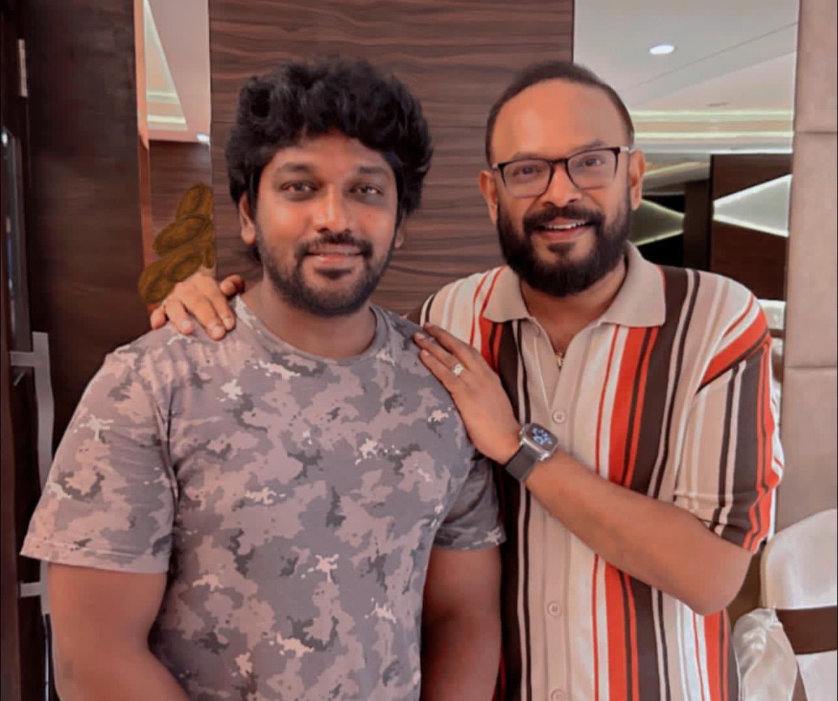 Happy Birthday 🎬Director  <a href="/vp_offl/">venkat prabhu</a> sir …🎂👑🎂👑🎂👑🎂👑🎂👑🎂👑Many more Happy Returns of the day🎂👑🎂👑🎂👑🎂👑🎂👍🏻Awaiting for #Thalapathy “68” sir💥⭐️🤴🏻