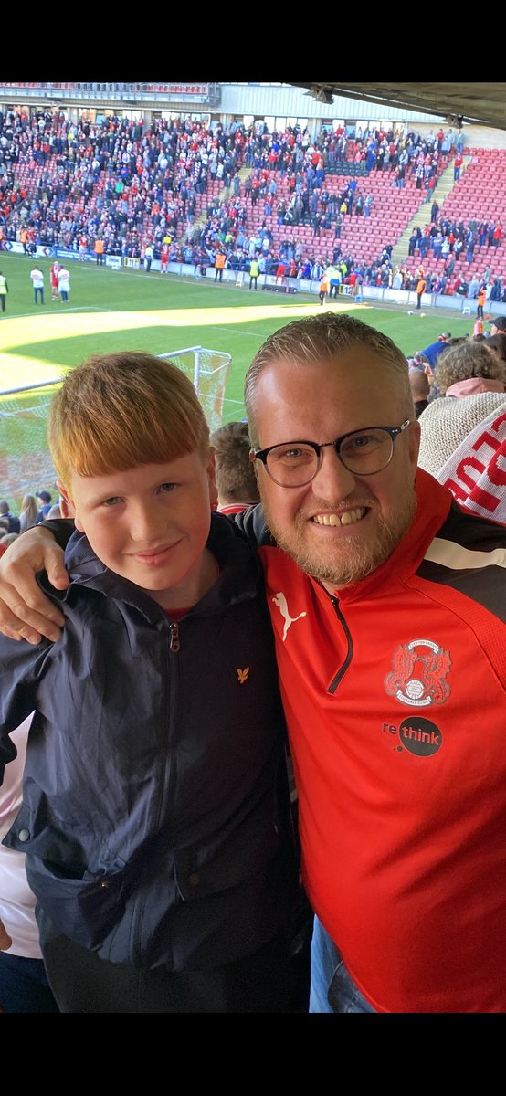 dearstu's tweet image. Happy 15th Birthday to my best mate Super Harry Hebron.
Any birthday messages I can show him later would be amazing.
@leytonorientfc @OrientOutlook