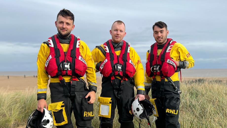 📰 News Alert 📰

Skegness <a href="/RNLI/">RNLI</a> celebrates success as three volunteers pass out as Helms

Read the full story 👇
rnli.org/news-and-media…