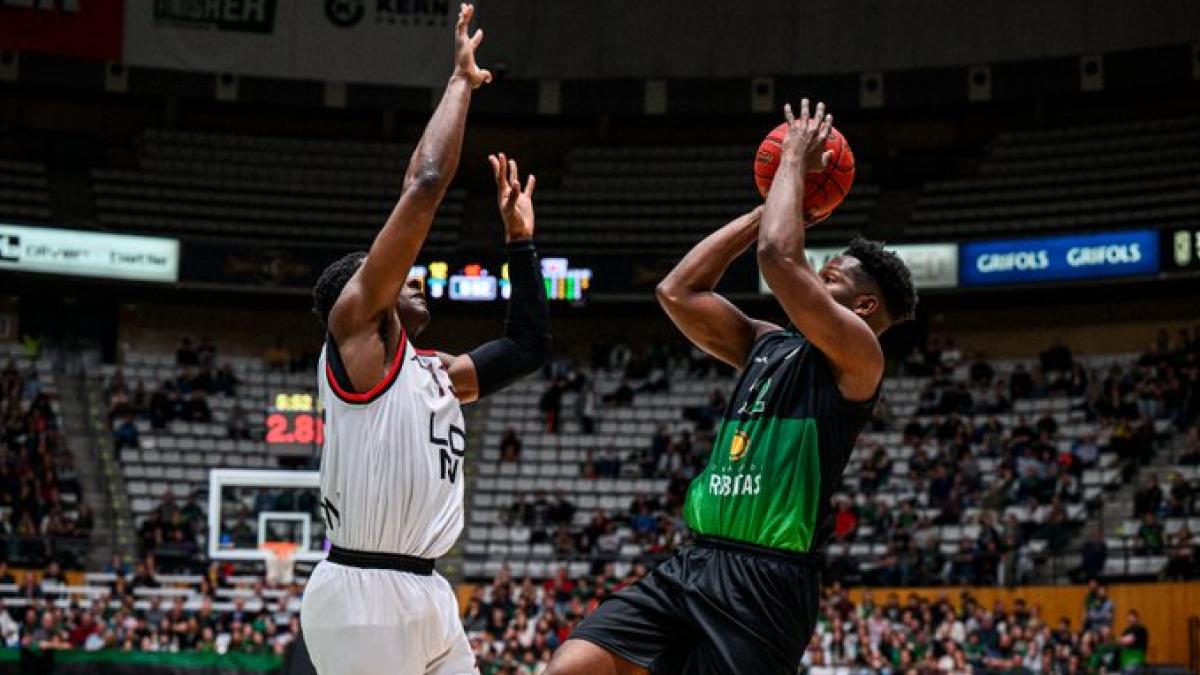 𝐏𝐫𝐞𝐯𝐢𝐚 𝐏𝐞𝐧𝐲𝐚-𝐋𝐨𝐧𝐝𝐨𝐧 𝐋𝐢𝐨𝐧𝐬

👉 La última vez que se enfrentaron, la Penya ganó por 89 a 78.

El partido se disputó el pasado 12 de abril, tratándose de los octavos de final de <a href="/EuroCup/">BKT EuroCup</a> .

Conor Morgan, actual jugador de <a href="/LondonLions/">London Lions Basketball</a> con pasado verdinegro.