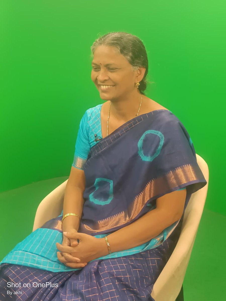 Pmctelugu's tweet image. ఈ రోజు సత్య దర్శనం లైవ్  కార్యక్రమంలో అతిథిగా మాలతీ గారు పాల్గొన్నారు!
#SatyaDarsanam #Malathi #AnchorMLRam #PMCTelugu #PMC #PSSMGlobal #Live #shooting #post #like #photos #pics #images