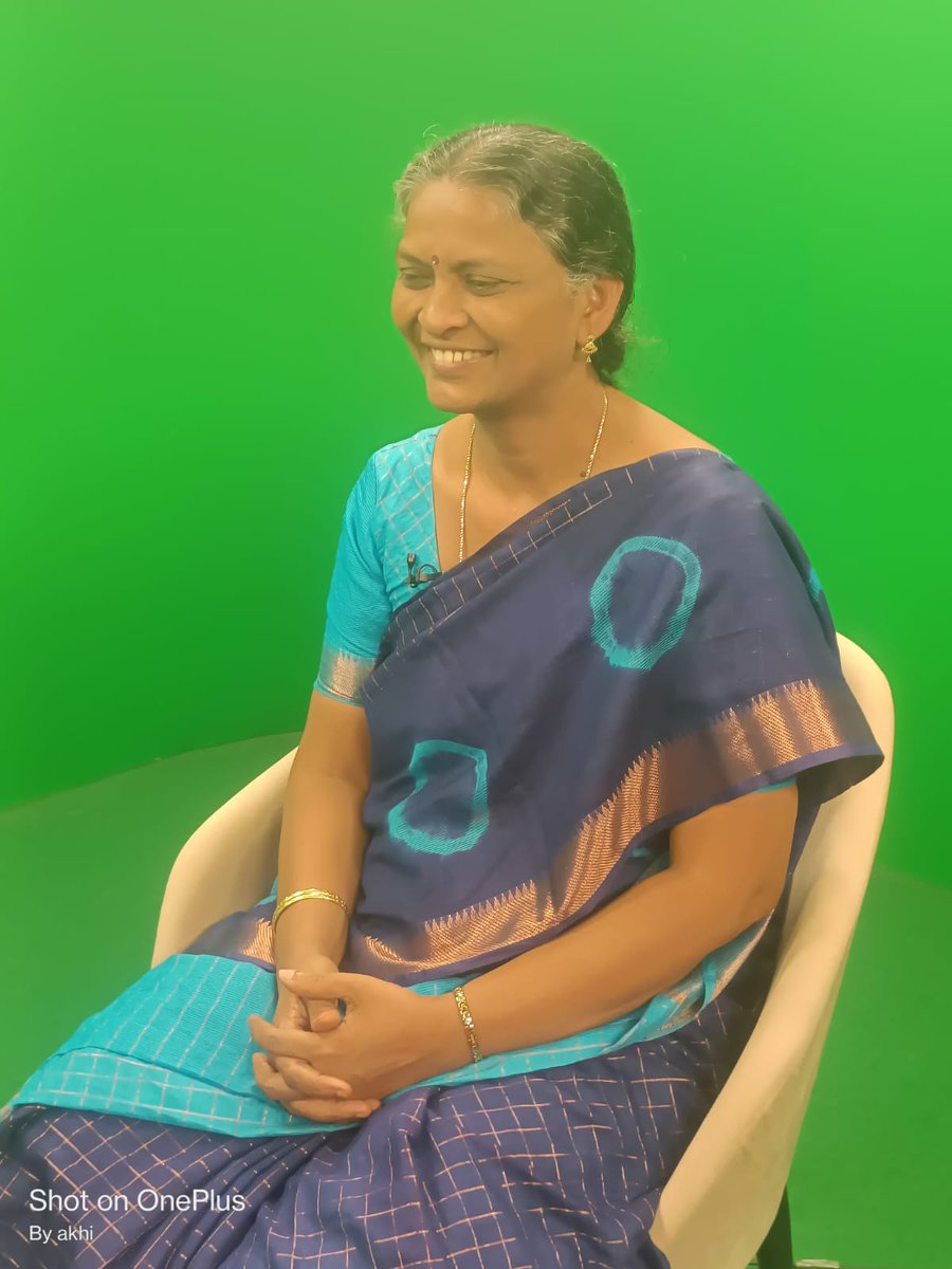 Pmctelugu's tweet image. ఈ రోజు సత్య దర్శనం లైవ్  కార్యక్రమంలో అతిథిగా మాలతీ గారు పాల్గొన్నారు!
#SatyaDarsanam #Malathi #AnchorMLRam #PMCTelugu #PMC #PSSMGlobal #Live #shooting #post #like #photos #pics #images