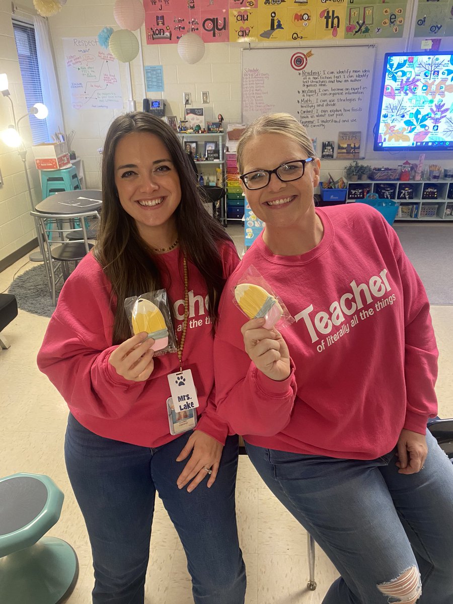 LearnwithMsLake's tweet image. Love presenting writing integration ideas with my girl! #LearnLeadExcel @Kempcougars