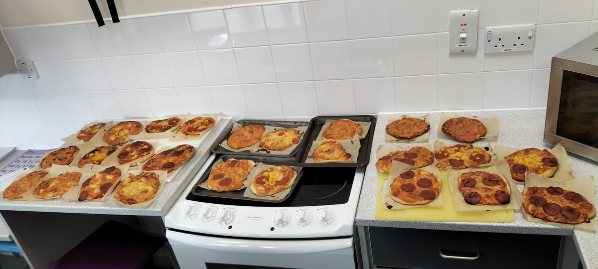 MissMcNamaraSPS's tweet photo. The children had a great time making pizzas today for D&amp;T 😊 https://t.co/WGmCg0THic