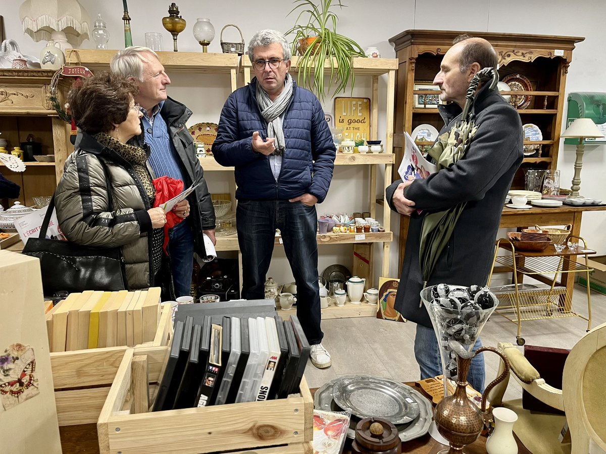✅ Visite de la ressourcerie AIR à #Arras, 

📍C’est un commerce de réemploi œuvrant pour l’insertion et l’environnement 

👉 Elle prône l’économie circulaire 

✅ De nombreux objets retrouvent ici une seconde vie !