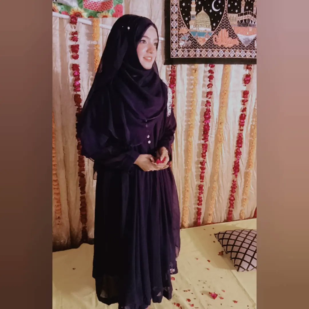 SyedaZohaarizvi's tweet photo. ~ Her Smile BloOm'S like a flOwer ~ 🌸💜🕊️ https://t.co/XWDxnddPgB