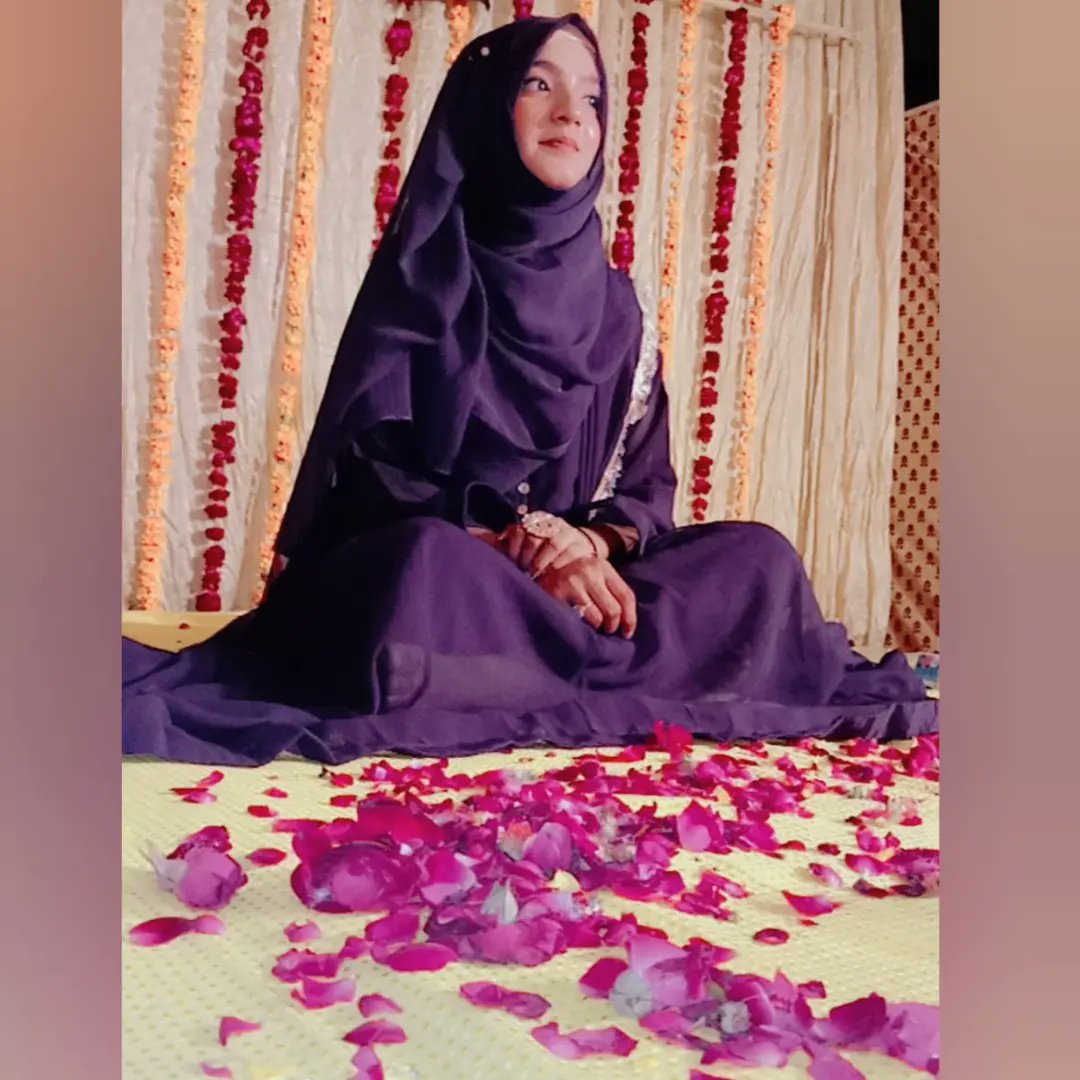 SyedaZohaarizvi's tweet photo. ~ Her Smile BloOm'S like a flOwer ~ 🌸💜🕊️ https://t.co/XWDxnddPgB