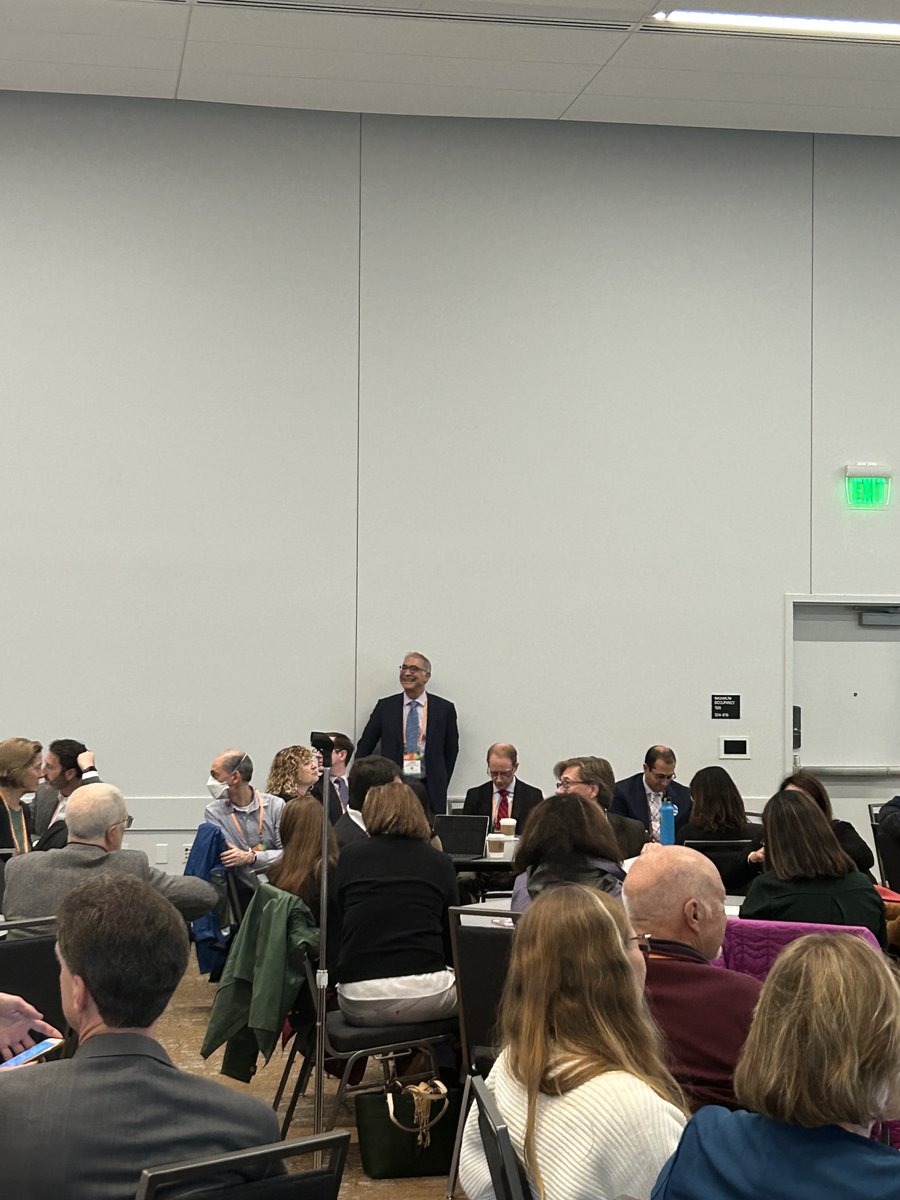Our #HMIAssessment course director @JLDBoston gave a great presentation yesterday at #AAMC23 — "Structured evaluation letters: best practices from three specialties". What an amazing discussion!