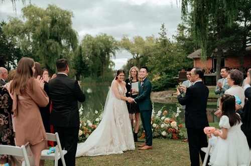 ASWeddings's tweet photo. Kimberley O'Driscoll married Kristin and Hubert at Willow Springs Winery. "Without question, our favorite parts of the wedding were the personal touches Kimberley added into the service. We felt comforted beyond words, with so much joy all around us." @darbymitchellphotography https://t.co/cOqwL3OQD6