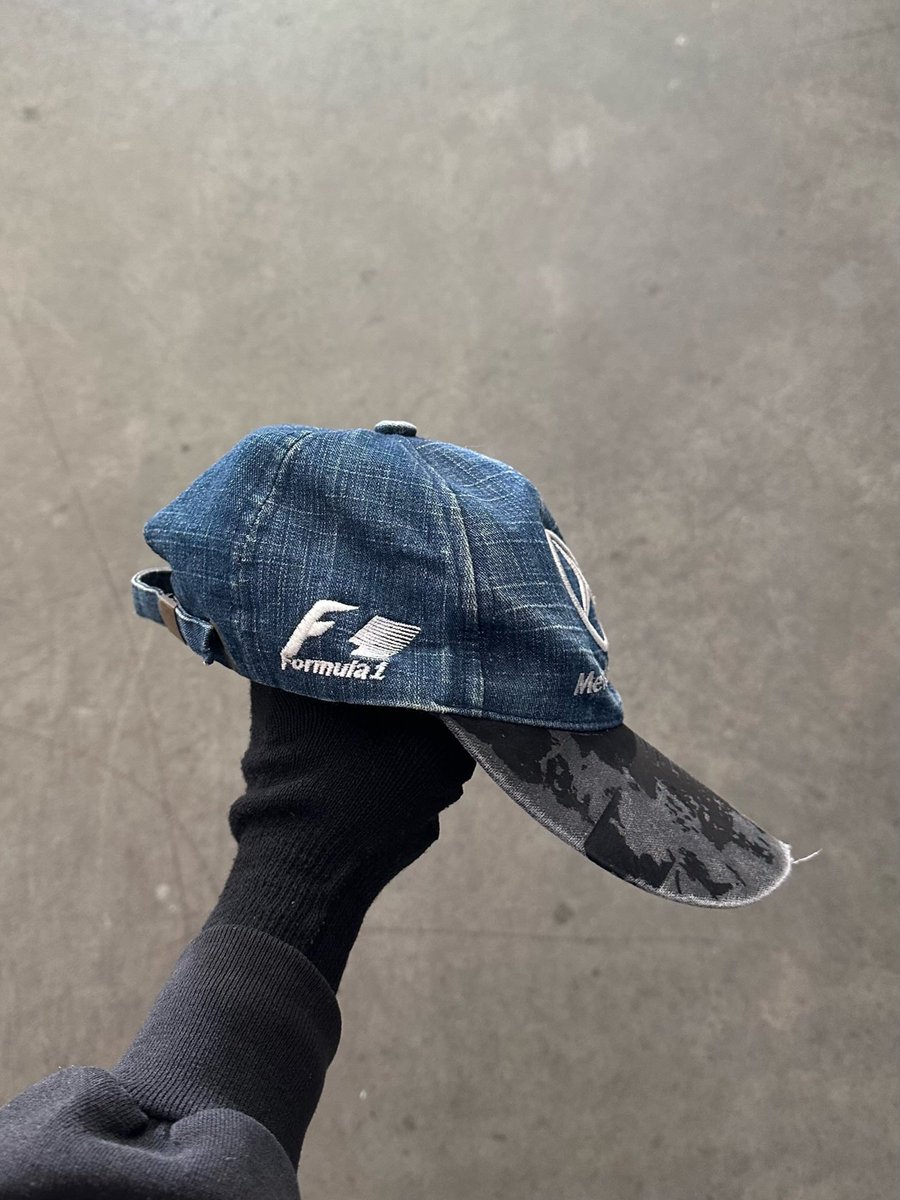 Akimbo Club tweet media