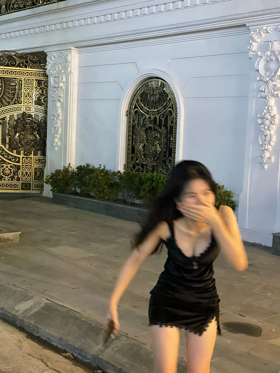 TheGirlXinh's tweet photo. Vẻ đẹp kiêu sa đằm thắm như một bức tranh sống động. #GáiXinh #NétĐẹpTựNhiên #TựTinTựNhiên #SimplicityInBeauty https://t.co/mXhFjlEa60