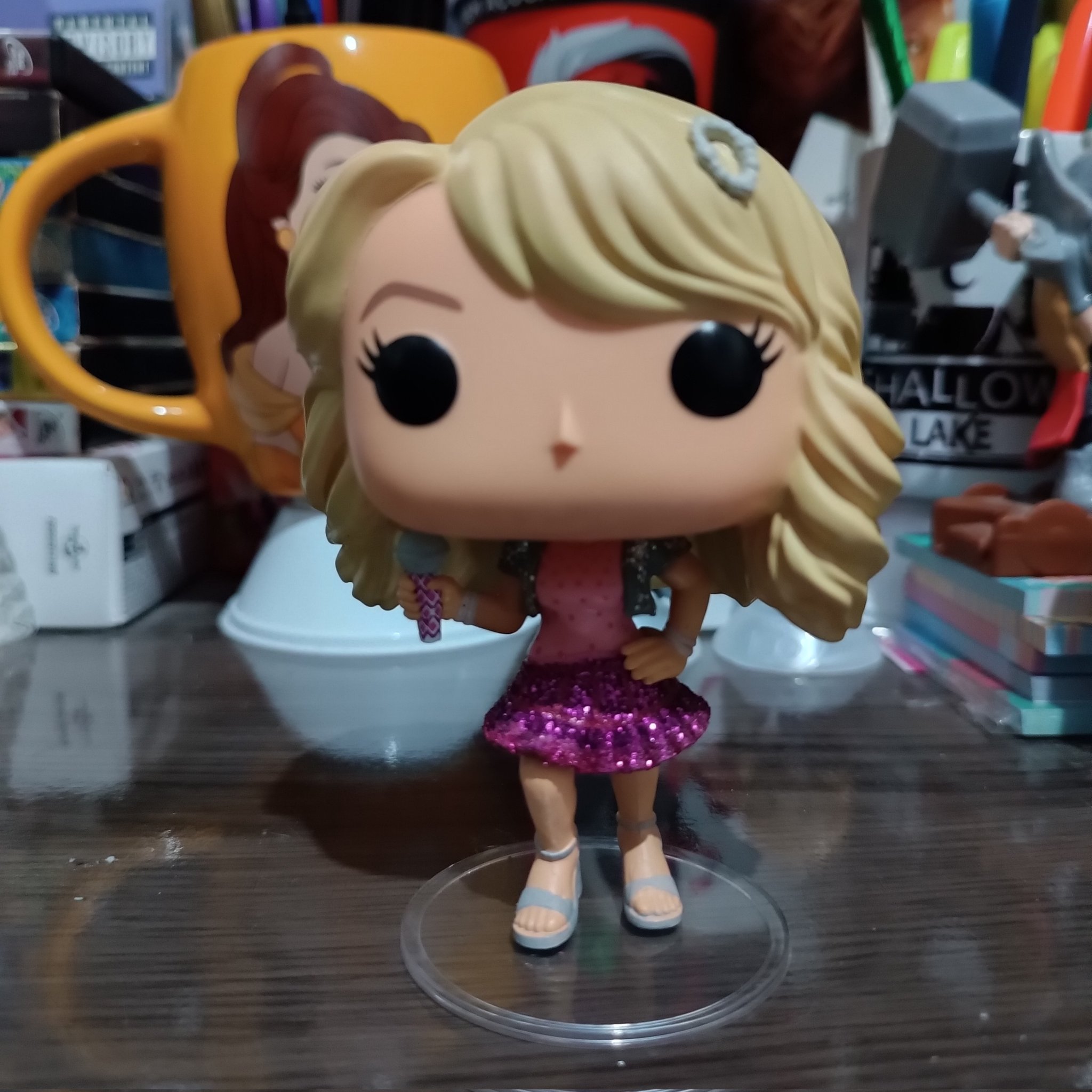 Made a custom fearless pop to add to my taylor swift pop