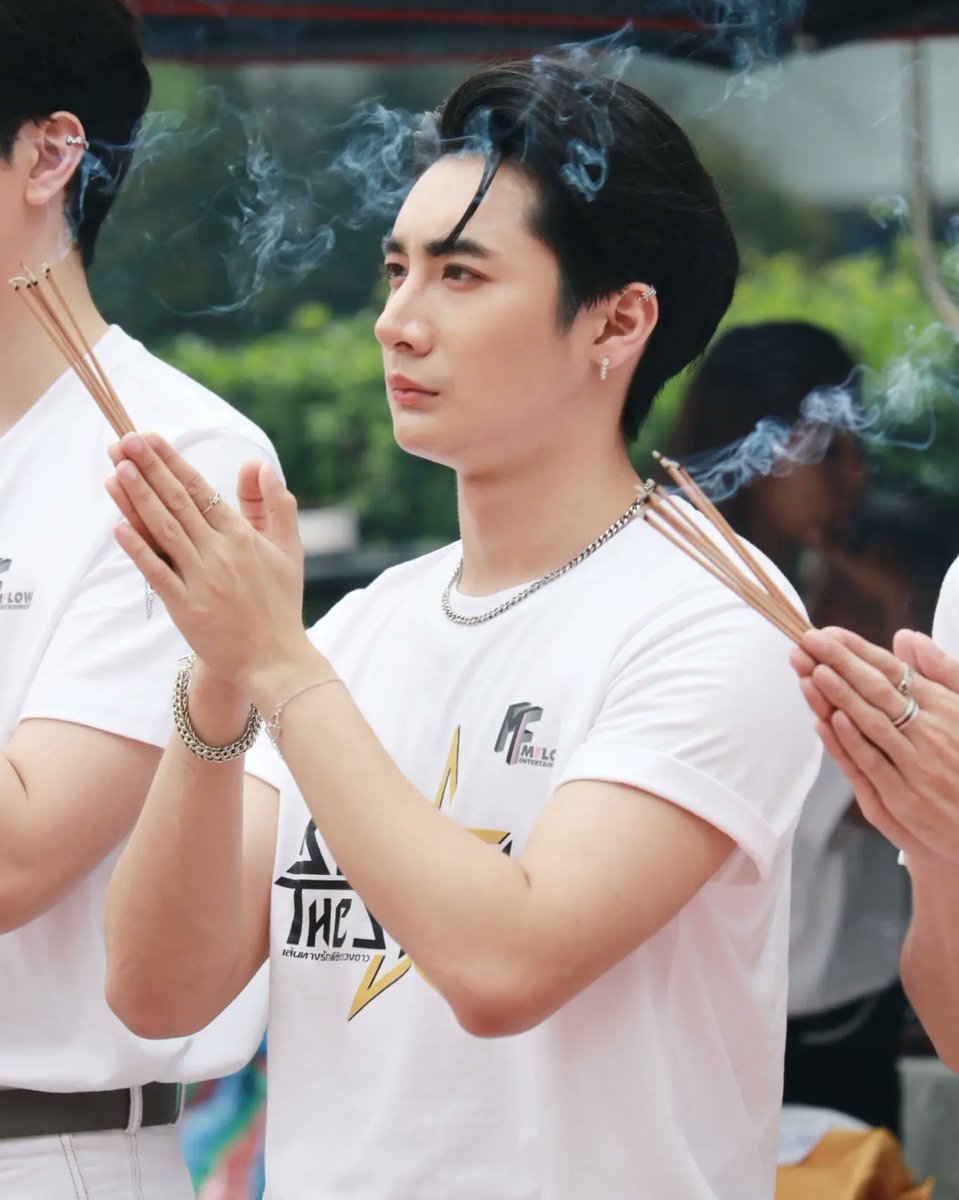 louisOfficialfc's tweet photo. 02/11/2023
งานบวงสรวงซีรีส์
Beyond the star series 

📷 cr : a_goldensun 

#BeyondTheStarseries
#เส้นทางรักพิชิตดวงดาว

#หลุยส์แบงค์ 
#llouiskitawat 
#เก่งกล้านะโม https://t.co/IErlBjtVKq