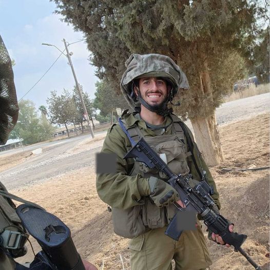 ezraberenholz's tweet photo. Meet Amitai, a Boys Town Jerusalem graduate on the front lines.  

His message:
“We are restoring security to the country. With G-d’s help, everything will be okay. We are strong and united.”
We are praying for his safety and for the safety of all of our soldiers. https://t.co/qrQLvBdjoV