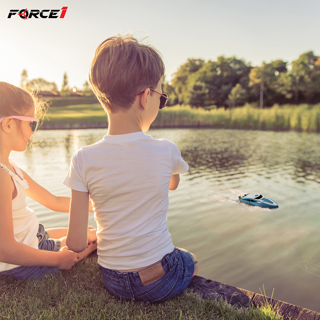 Introducing the Force1 Velocity RC Boat - your ticket to high-speed water adventures!

Get ready to race across pools and lakes with this super cool remote-controlled speedboat!

Get yours now and make a splash 👉 amzn.to/45sjEKG